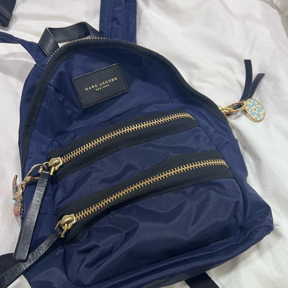 Backpack 🎒 - Picture 1 of 3